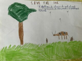 Pupils at I.C Pizzigoni Carducci in Catania, Italy, have created some lovely #SaveSoil #SalvailSuolo drawings with great slogans!

Well done for raising your voices for soil!
 #ExhibitSaveSoil