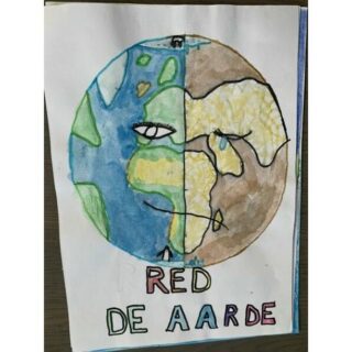 Pupils in Year 3 at Gemeentelijke Basisschool Tervuren in Belgium call to #SaveSoil #ReddeBodem with their colourful posters!
One acre of soil is becoming desert every second. We must ensure our soil is healthy so that it can sustain life for generations to come! 

Thank you to all the students in Year 3 at Gemeentelijke Basisschool Tervuren in Belgium for raising your voices for soil! #ExhibitSaveSoil